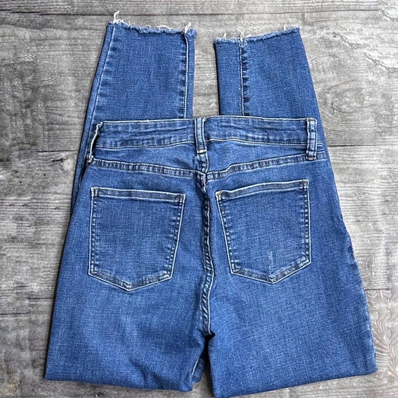 ⭐️Pistola High Rise Distressed Jeans [M10] - Picture 3 of 11